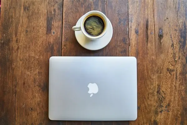苹果微软借内存涨价提价,实为AI基建成本转嫁终端