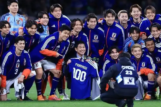 ⚽ 日本vs巴西：桑巴军团教蓝武士做人，2-0稳了