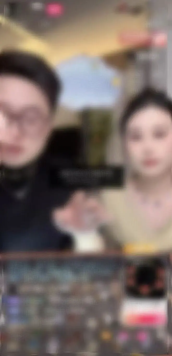网红直播时被警察带走!国际大牌全是假的