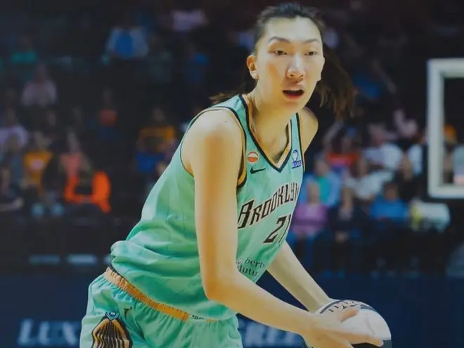 WNBA:华裔德比韩旭40秒4分输陈紫柔8+2 自由人输“抢三”卡位战