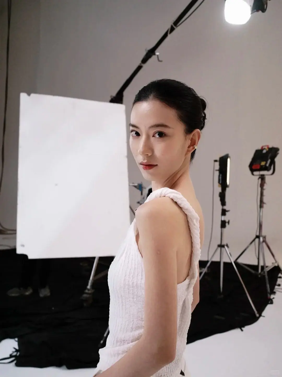 《黑神话：钟馗》小厨娘脸模美图：颜值超高 气质出众