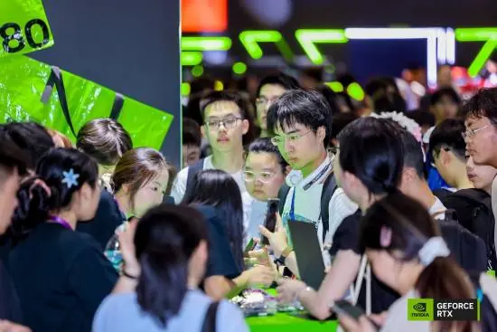 BW英伟达展台人气爆棚!RTX5080公版显卡售卖排长龙