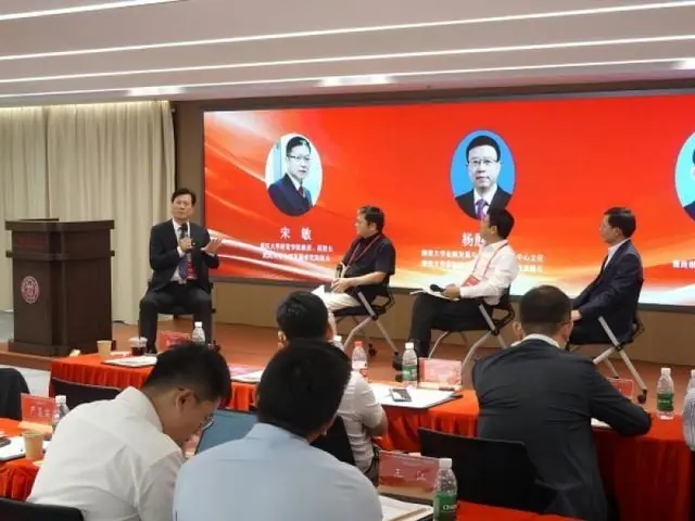 当AI成为同事:金融智能体元年,金融人的下一站在哪?