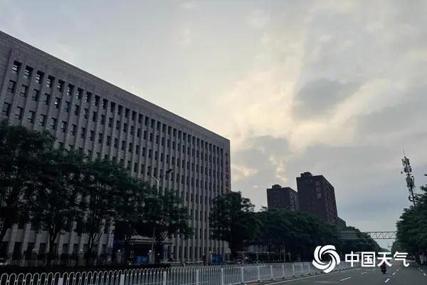 北京多云为主气温升高 东部有分散降雨