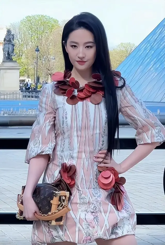 风波升级！中国企业败诉法国LV，赔1030万只是开胃菜，网友支大招