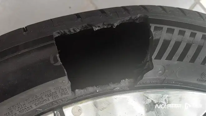 新车仅200公里爆胎！售后判定路面磕碰，车主质疑设计隐患