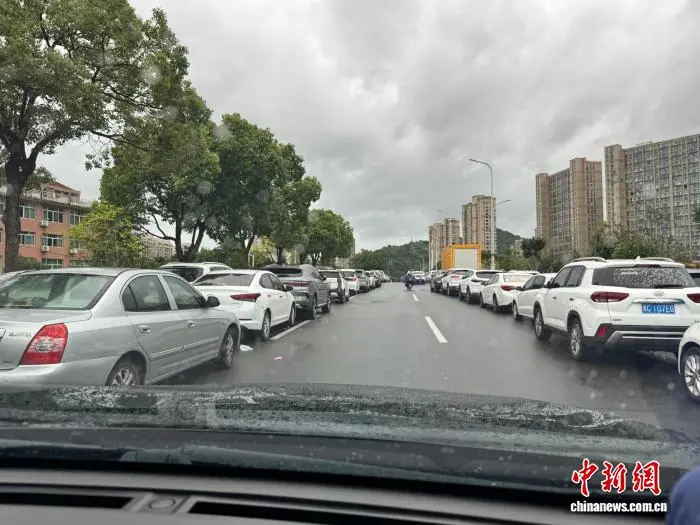 记者手记:“追风”的我们 收到了温暖