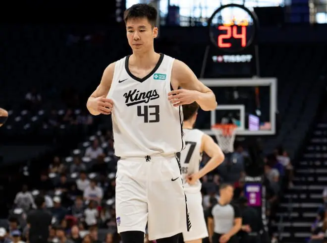 NBA夏联:郭昊文6分钟0+0+0+0+0正负值最差 国王险胜雄鹿