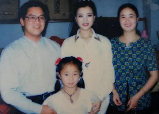 李谷一大胆开麦，揭露宋祖英走上高位的真相，观众：原来如此！