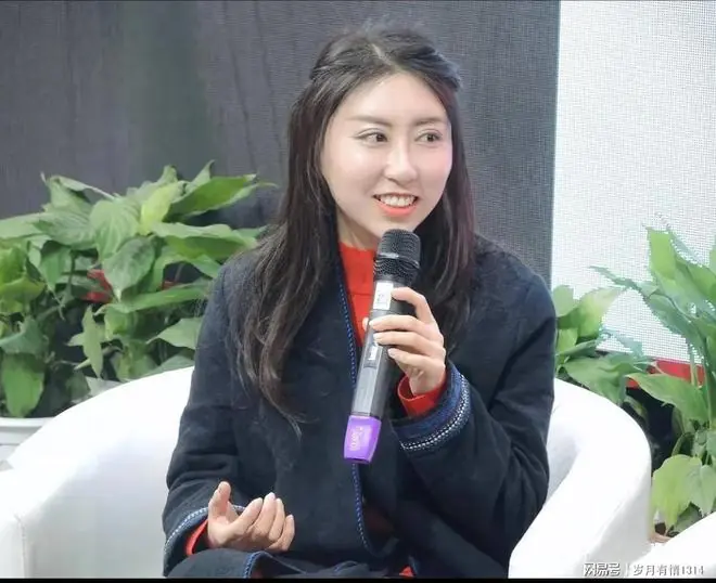 贾平凹的两个女儿,真是活成了两个极端。
