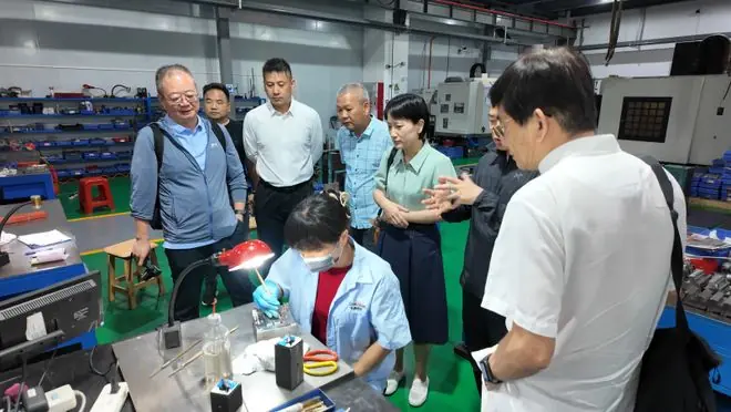 人民论坛实地调研松典相机:硬核技术筑基,权威荣誉印证国货影像价值跃升