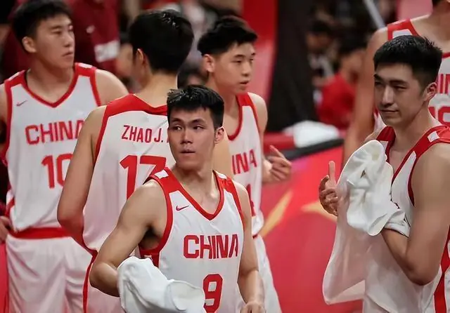显格局！中国男篮广西三剑客驰援家乡，廖三宁10万，庞峥麟1000