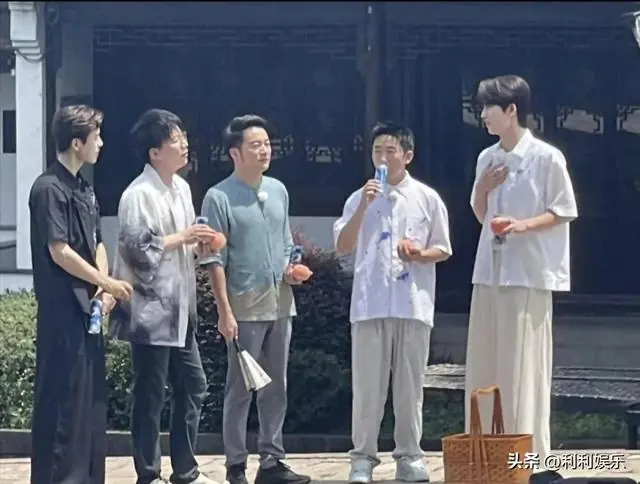 张凌赫:我连心疼你,都隔着整整一段时差