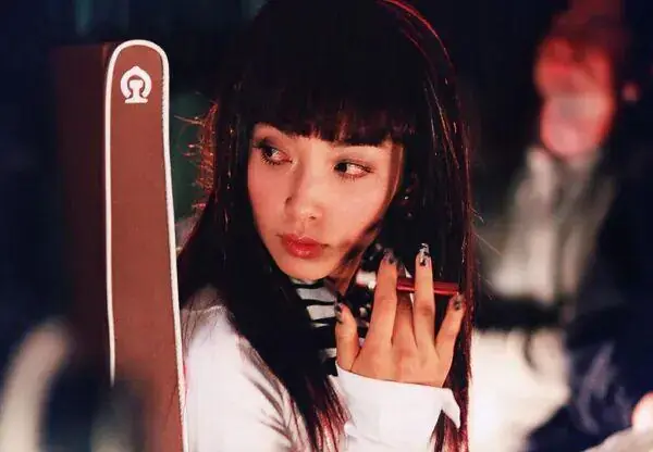李冰冰开出12万月薪招保姆。其中一位保姆应聘,将菜里里外外洗了5、6遍,才给李冰冰看。没想到,李冰冰只看了一眼...