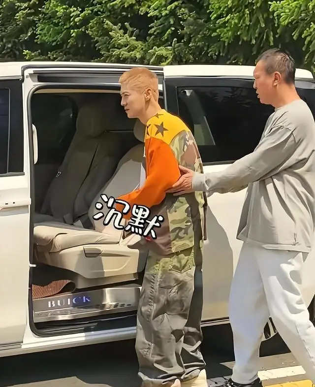 顶流鹿晗现状引全网破防,褪去万丈星光,终活成普通人模样