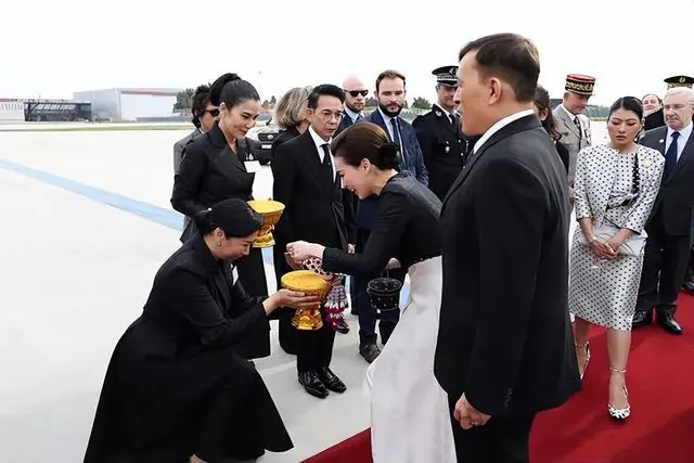 诗妮娜贵妃成功扭转局面！重点王室新海报，苏提达王后不及她自由