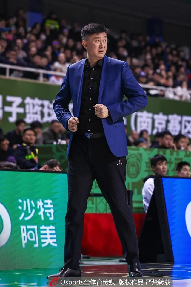 杜锋卸任广东男篮主帅?媒体人给出两大原因