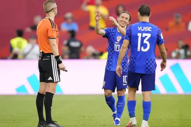 队报：克罗地亚足协致信FIFA，要求就葡萄牙的几次判罚作解释