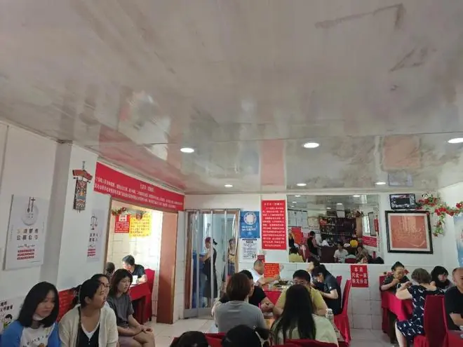 一家小饭馆硬核禁烟的6年:谁也不许抽烟,包间里不行,喝酒后不行,就剩一个人也不行