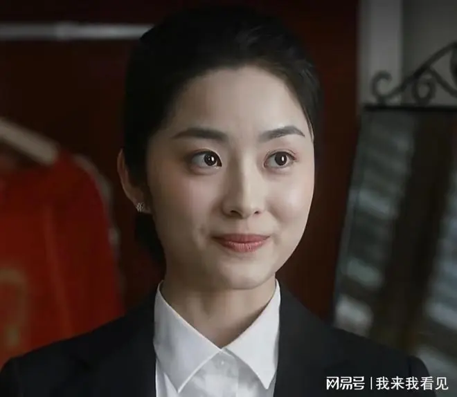 刁大顺一家三口,结婚领证都偷偷摸摸的,张嘉益的《装台》真实么