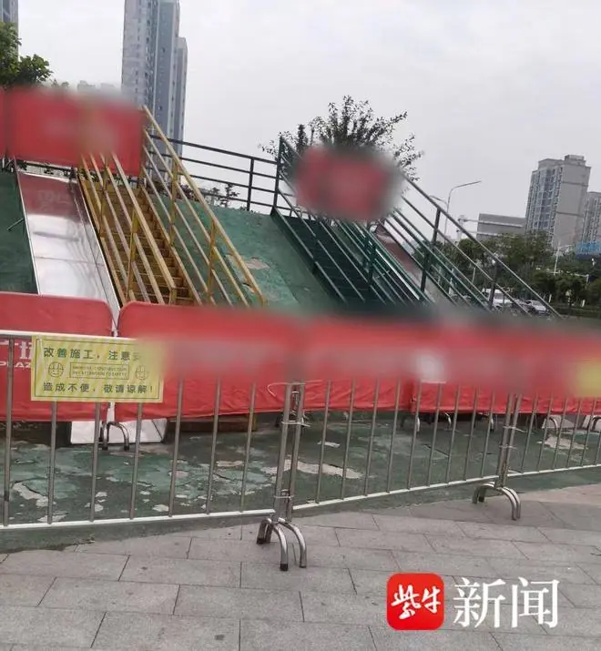 紫牛头条|两岁女童坐商场滑梯夹断小拇指，辗转三地连夜接指，滑梯非一体成型存隐患