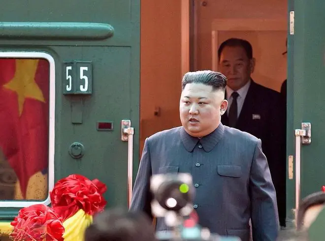 金正恩访问越南，乘专列耗时65时40分，为什么不坐飞机？大有讲究