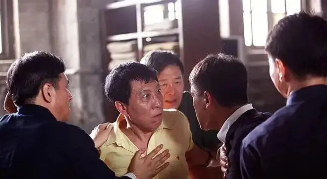 相比于2392万和31套房子,市民更愿看到“某”后的名字