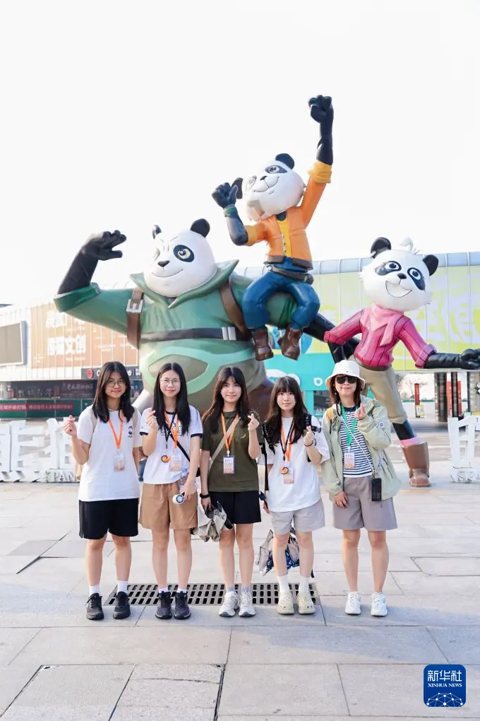 港澳中学生川西探寻人与自然和谐共生智慧