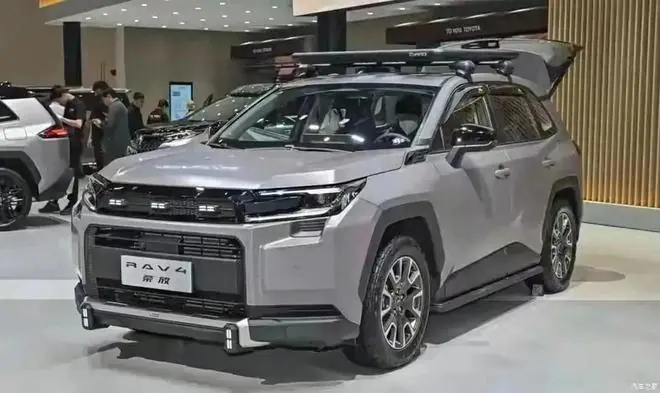 满油1500公里!丰田这辆不充电的SUV，凭什么让新能源车主沉默了?