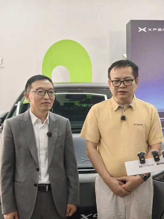 小鹏副总裁:上班出门都用智驾 司机几乎没事干