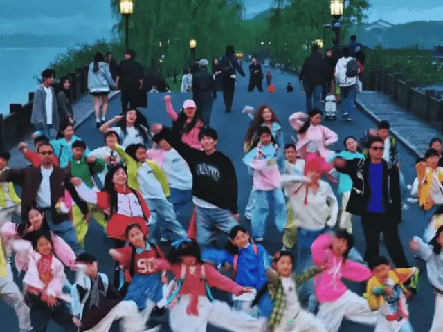身价8亿，110亿次曝光！指点他的高人可真不简单