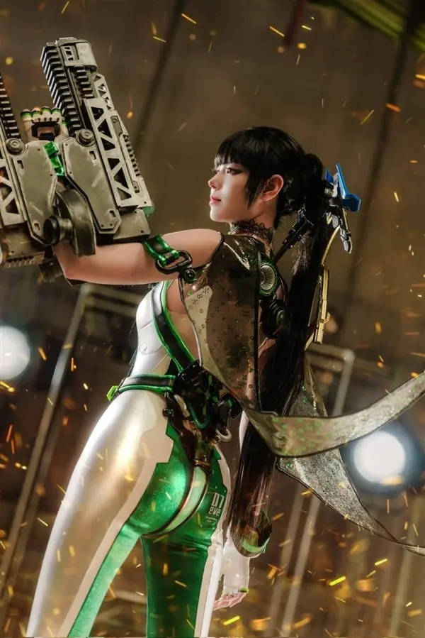 韩国Cosplayer ??惊艳演绎剑星女主伊芙,神还原冷峻科幻气质